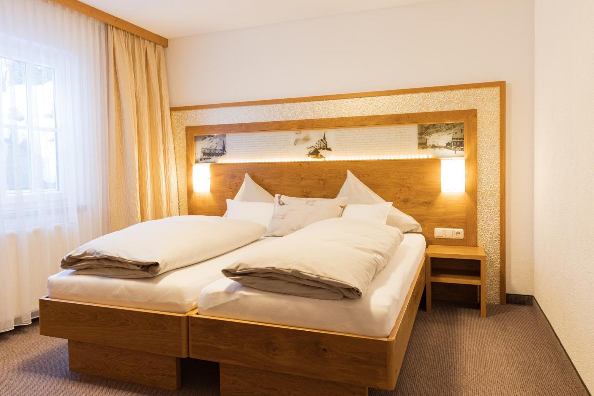 Arlen Lodge Hotel Inkl Premium Karte Im Sommer サンクト・アントン・アム・アールベルク エクステリア 写真