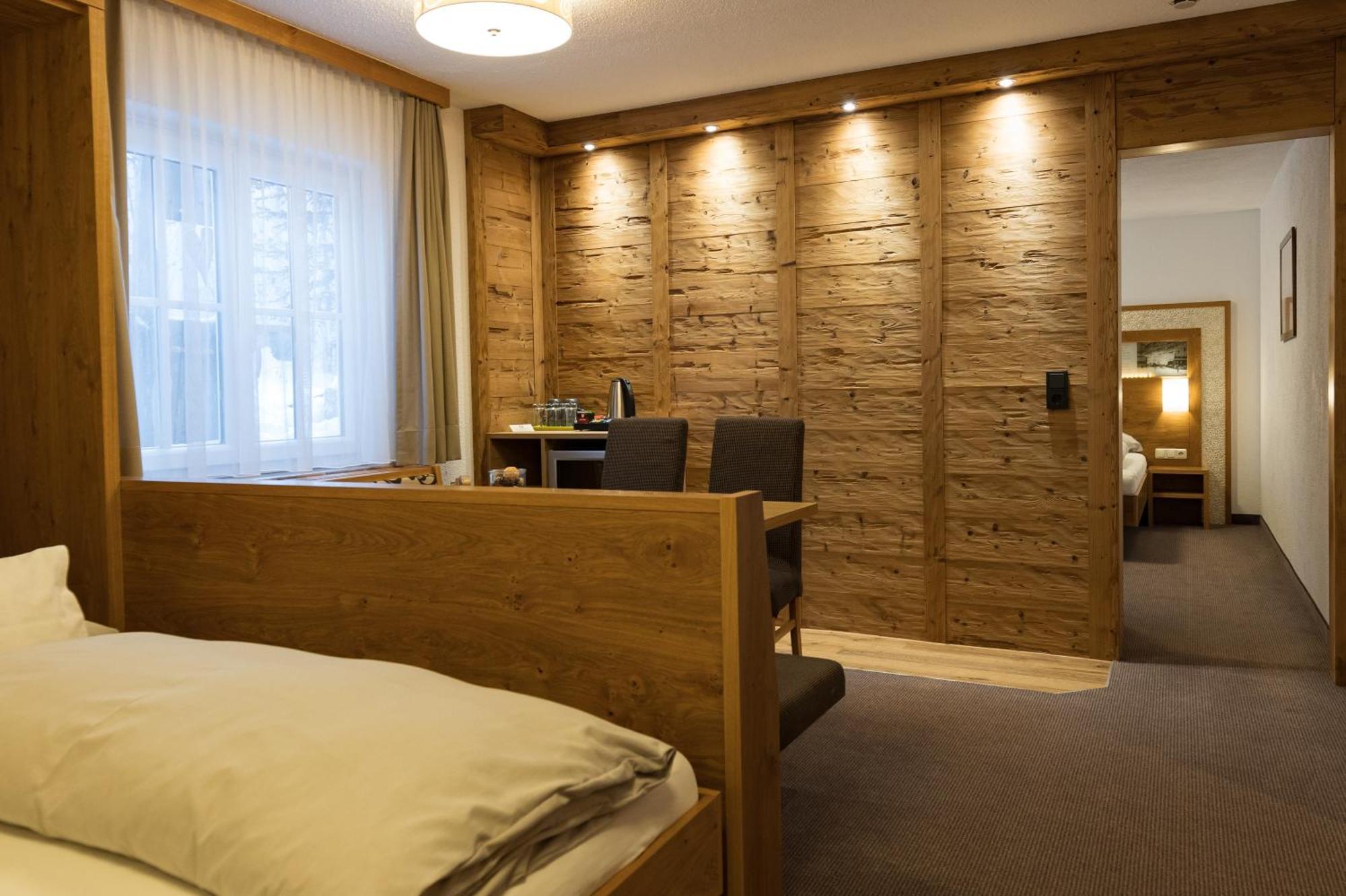 Arlen Lodge Hotel Inkl Premium Karte Im Sommer サンクト・アントン・アム・アールベルク エクステリア 写真